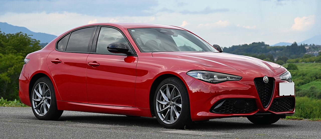 Alfa Romeo Giulia — photograph 1