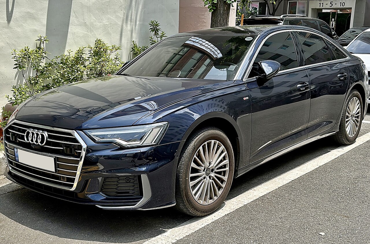 Audi A6 — photograph 1