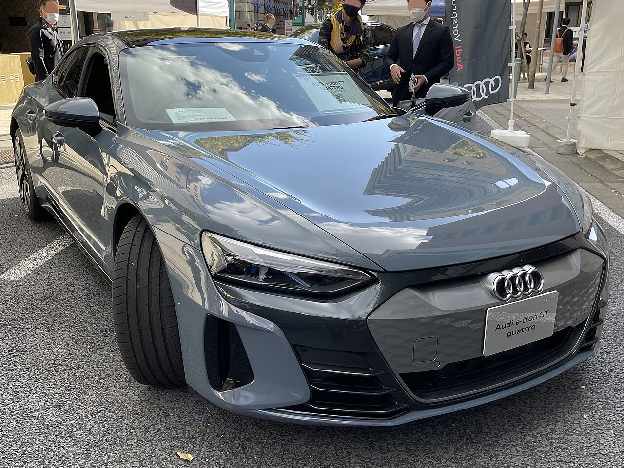 Audi e-tron GT — photograph 1