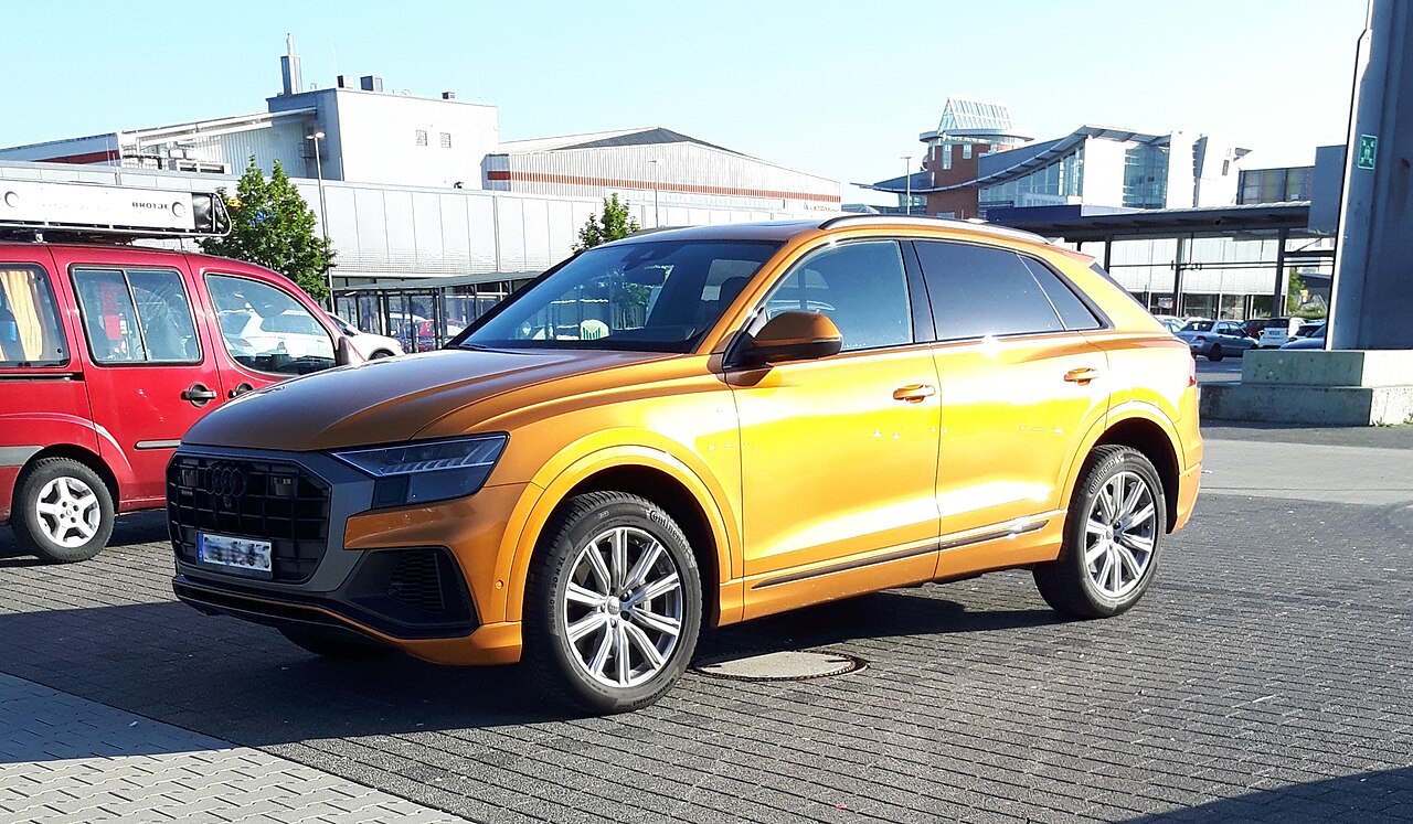 Audi Q8 — photograph 1