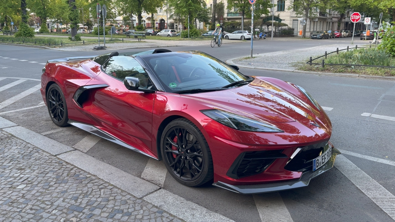 Chevrolet Corvette Stingray — photograph 1
