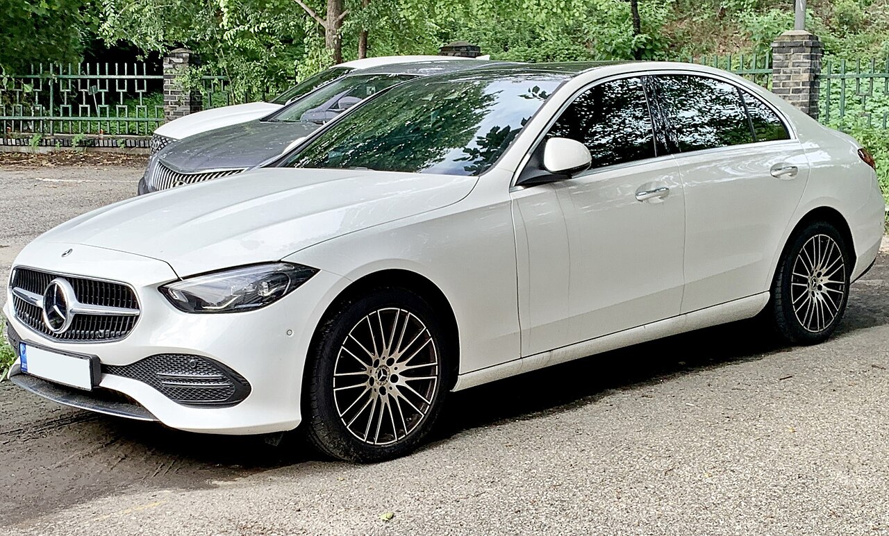 Mercedes-Benz C-Class — photograph 1