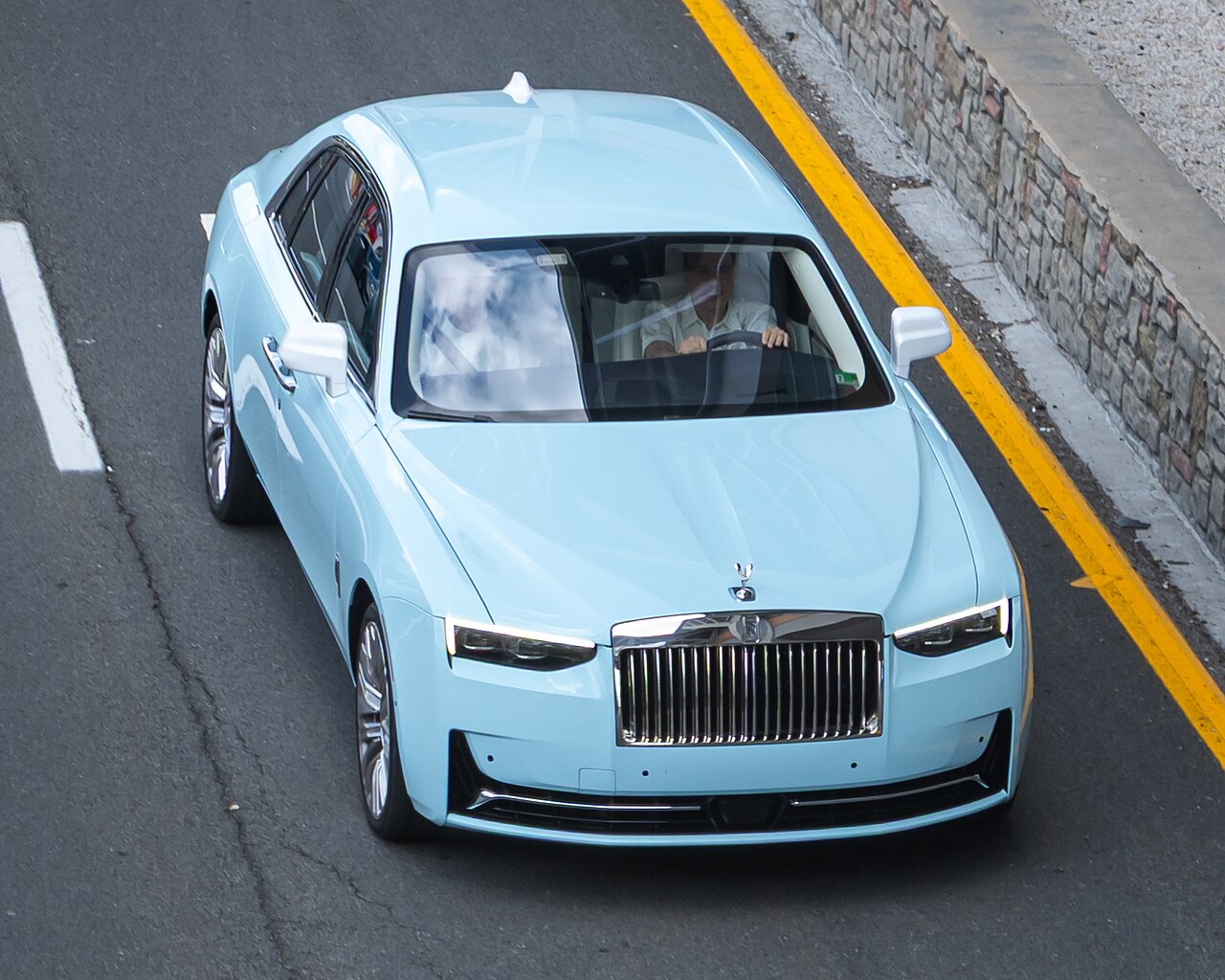 Rolls-Royce Ghost — photograph 1